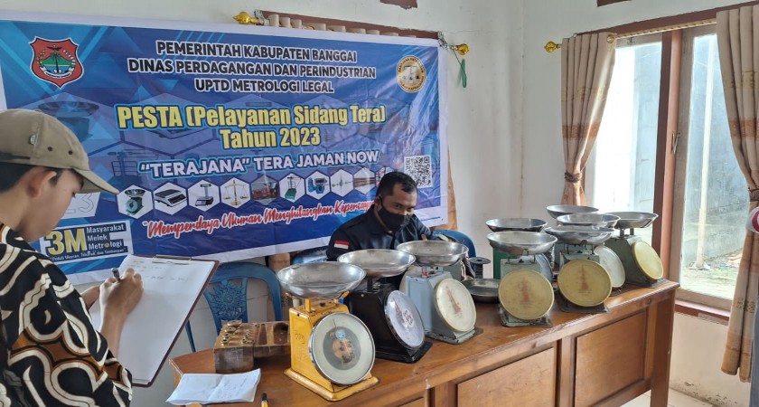 Disdagrin Banggai Laksanakan Kegiatan PESTA (Pelayanan Sidang TERA) Di Pasar Batui