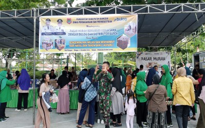 Peringati Hari Juang TNI-AD, Disdagrin Banggai Laksanakan Pasar Murah